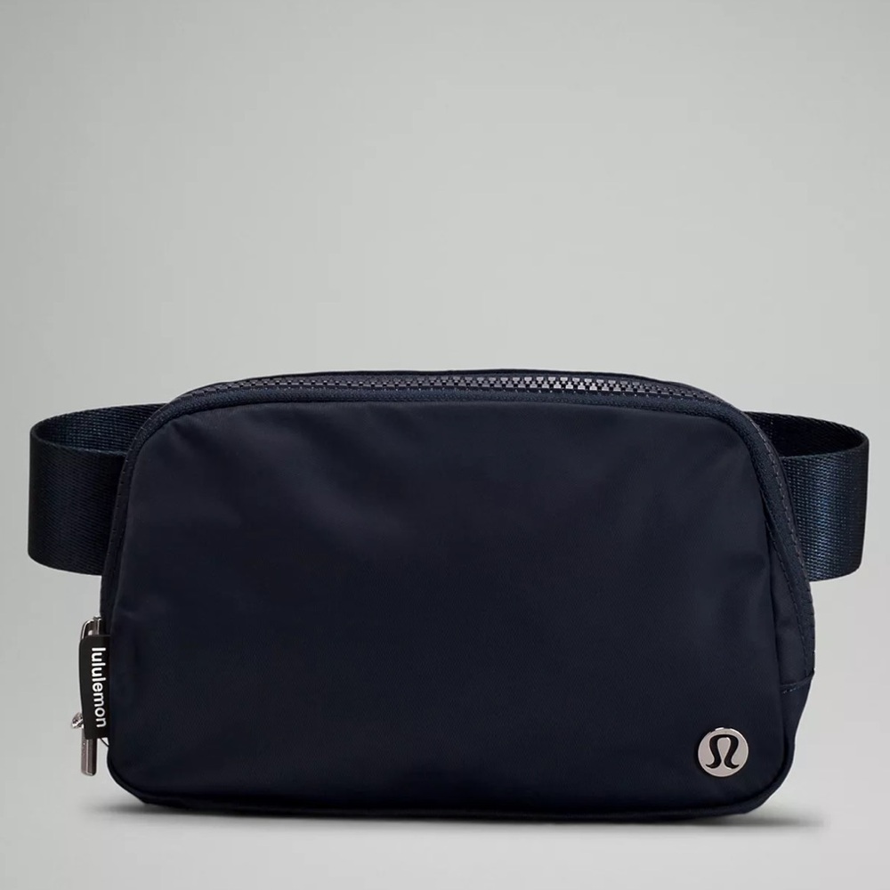 Lululemon Everywhere Belt Bag